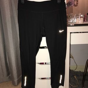 Nike Dri-Fit Cropped Leggings
